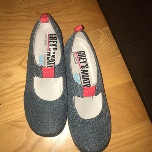 Grey’s anatomy nursing shoes. Size 7
